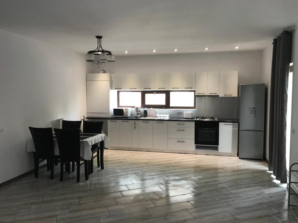 Casariana 4 Apartment เอโฟรีเอซูด ภายนอก รูปภาพ